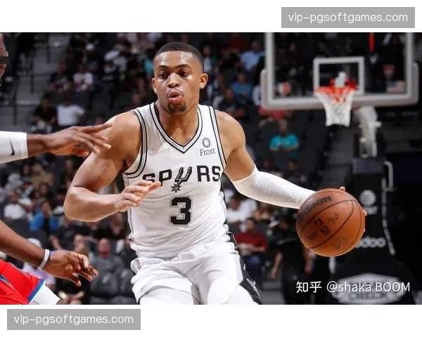 马刺窒息防守复盘:将活塞命中率压制至37.7%的轮转体系解析 马刺窒息防守复盘:将活塞命中率压制至37.7%的轮转体系解析